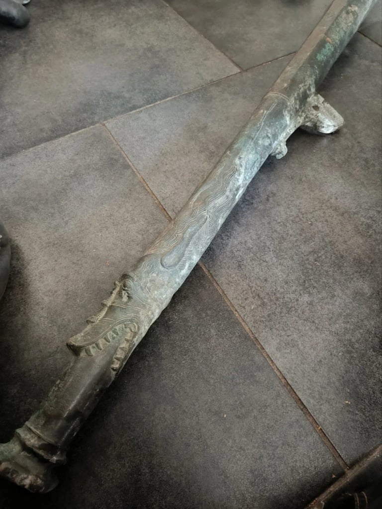 France &ndash; Pillage au d&eacute;tecteur de m&eacute;taux : trois haquebutes du XVIᵉ si&egrave;cle restitu&eacute;es apr&egrave;s une publication sur les r&eacute;seaux sociaux